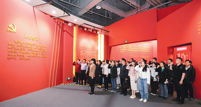 當好深入貫徹中央八項規定精神排頭兵